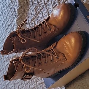 Brown/tan SO boots size 7 1/2